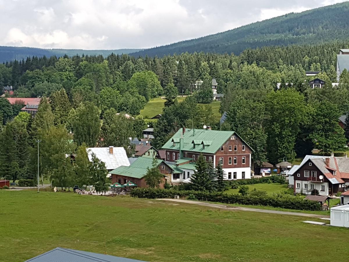 Penzion Varsavjanka Harrachov Buitenkant foto